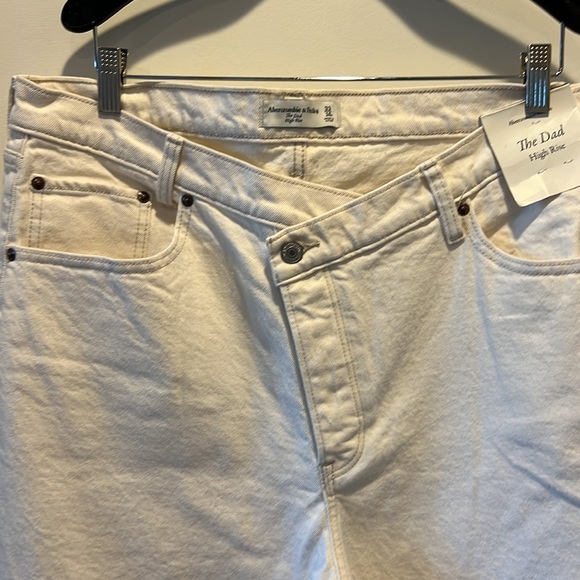 A&F The Dad High Rise Jeans - Picture 4 of 5